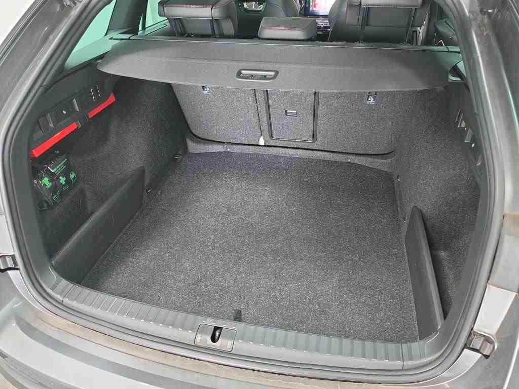Skoda Octavia 2023 г. Серый, пробег 44800 км