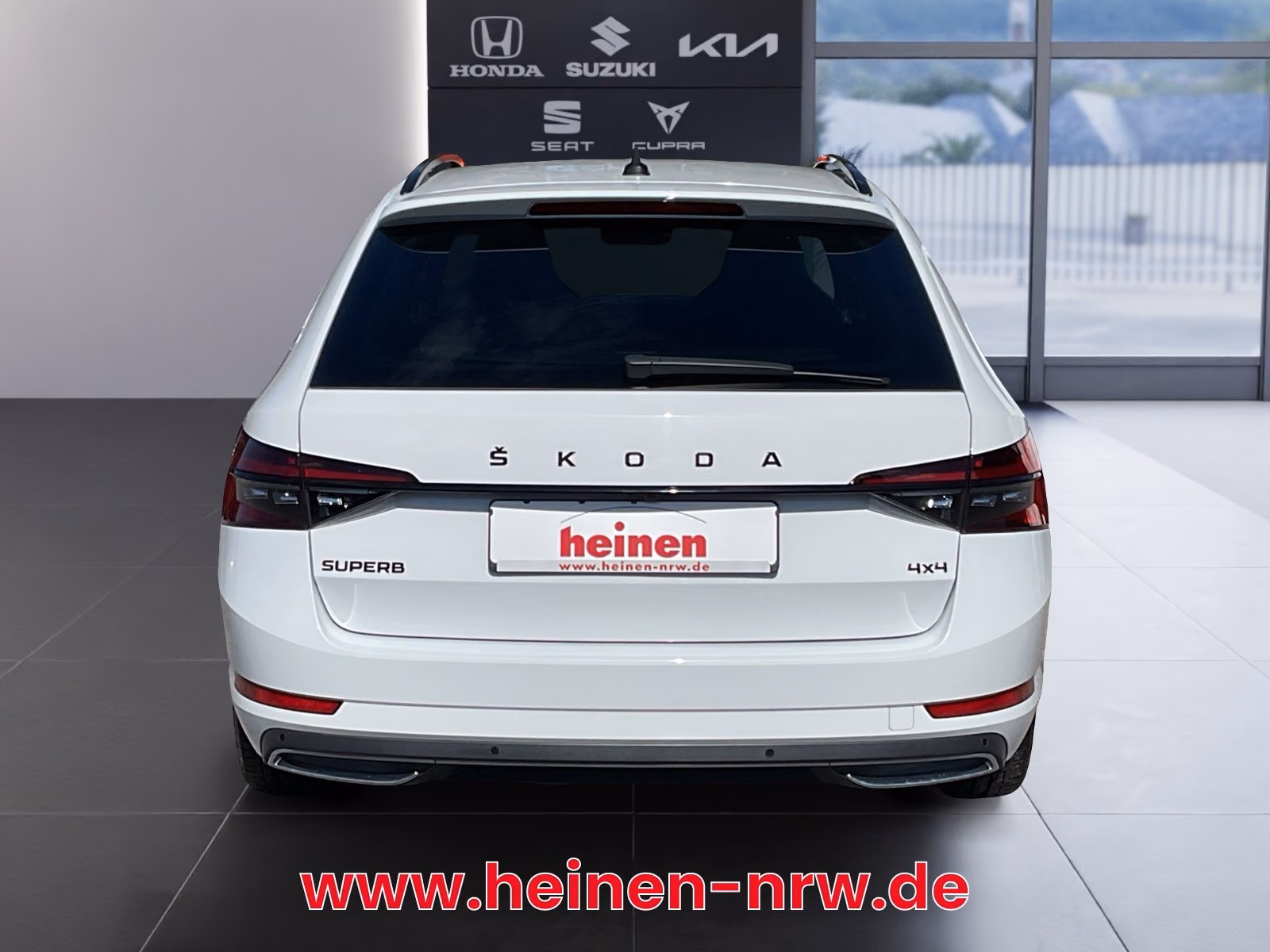Skoda Superb 2023 г. Белый, пробег 59440 км