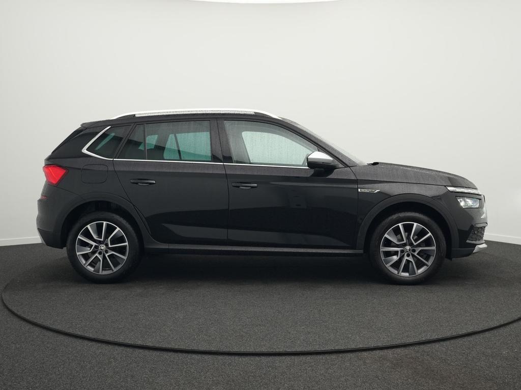 Skoda Kamiq 2022 г. Чёрный, пробег 33400 км