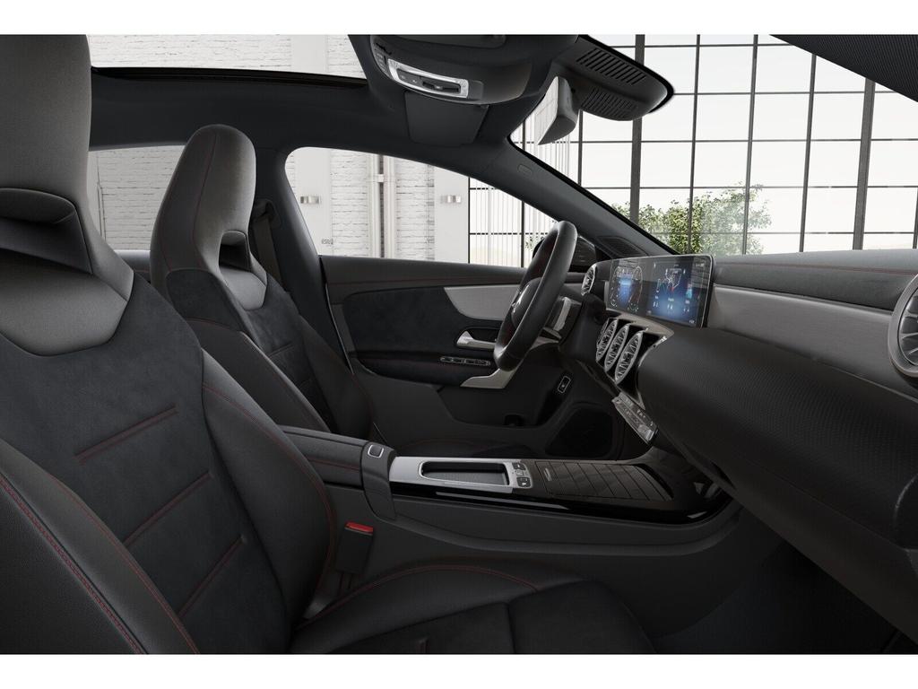 Mercedes-Benz CLA 180 SHOOTING BRAKE 2025 г. Серебристый, пробег 3525 км