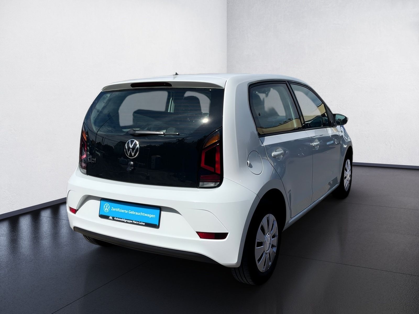 Volkswagen up! 2022 г. Белый, пробег 54404 км