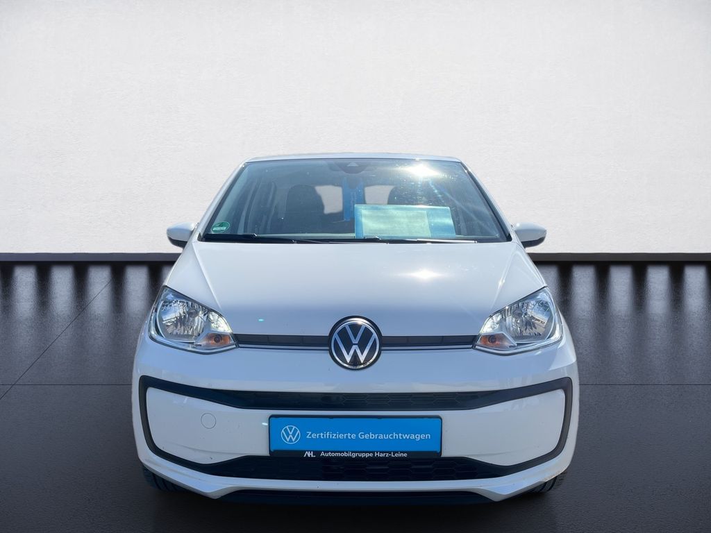 Volkswagen up! 2022 г. Белый, пробег 54404 км