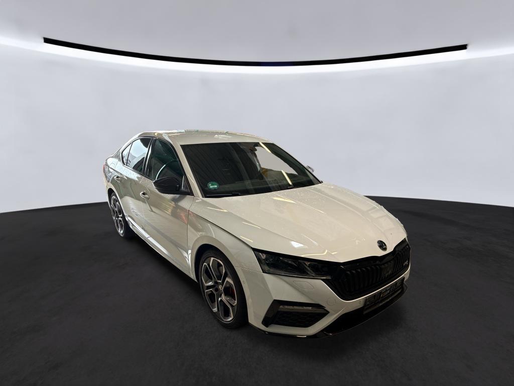 Skoda Octavia 2021 г. Белый, пробег 59950 км