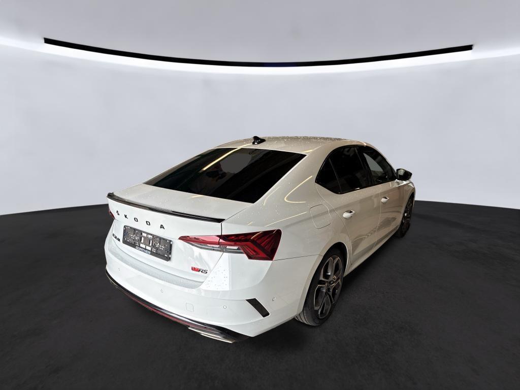 Skoda Octavia 2021 г. Белый, пробег 59950 км