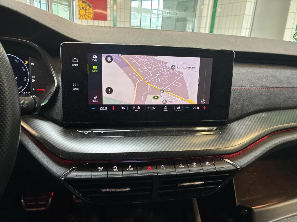 Skoda Octavia 2021 г. Белый, пробег 59950 км