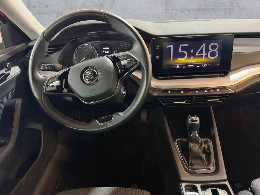 Skoda Octavia 2022 г. Красный, пробег 52216 км