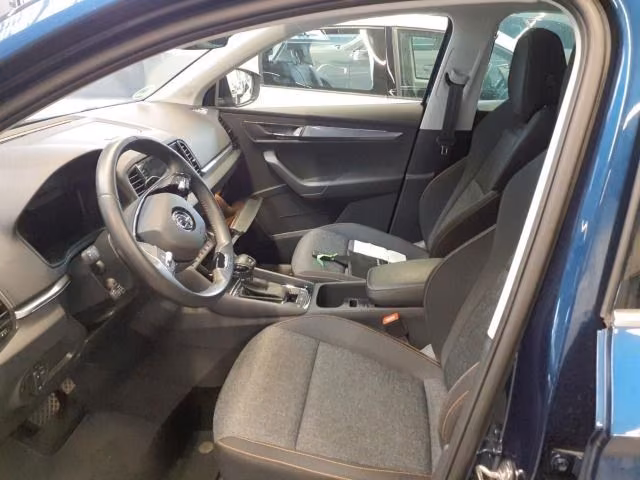 Skoda Karoq 2022 г. Синий, пробег 37285 км
