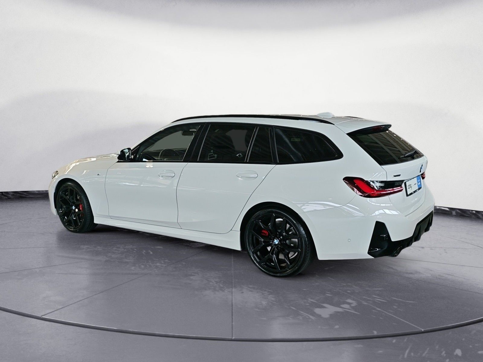BMW 320 2025 г. Белый, пробег 27705 км