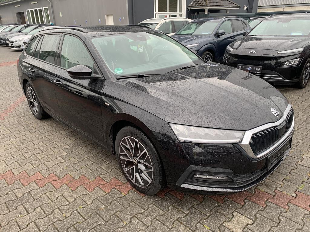 Skoda Octavia 2022 г. Чёрный, пробег 42733 км