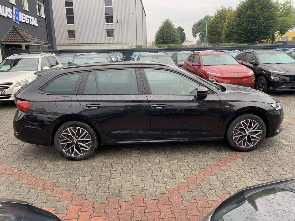 Skoda Octavia 2022 г. Чёрный, пробег 42733 км