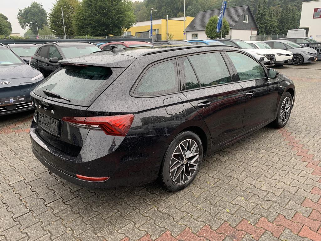 Skoda Octavia 2022 г. Чёрный, пробег 42733 км