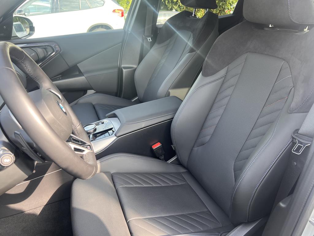 BMW X3 2025 г. Белый, пробег 33609 км