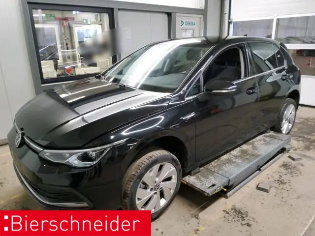 Volkswagen Golf 2024 г. Чёрный, пробег 13781 км