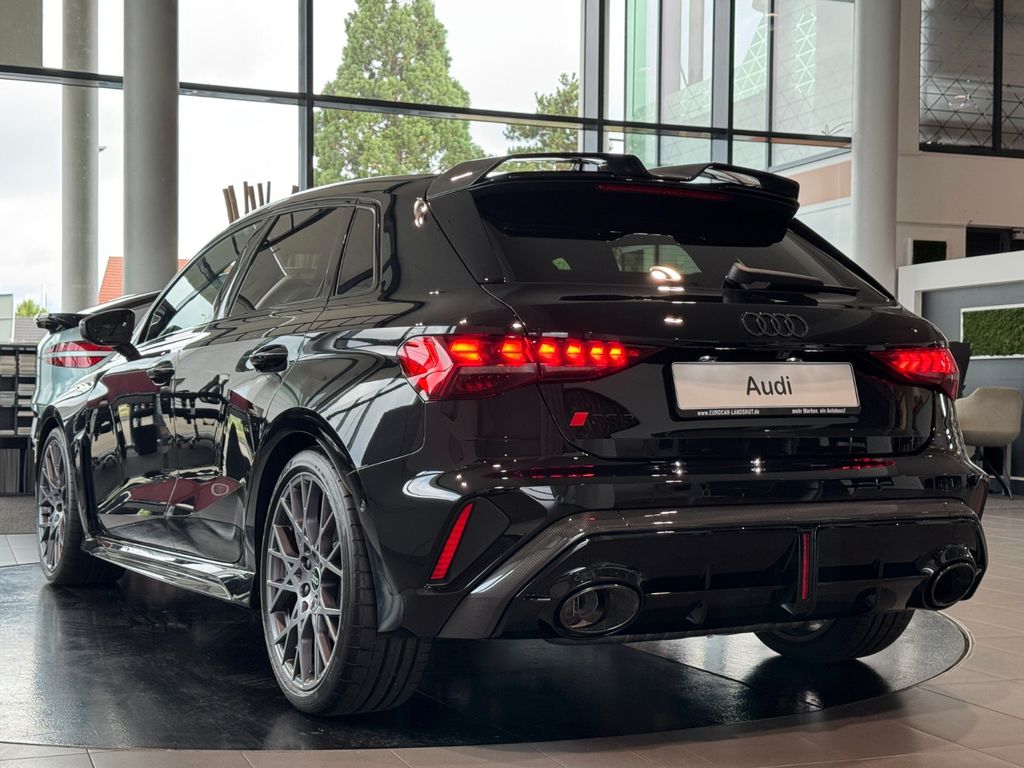 Audi RS3 2026 г. Чёрный, пробег 60 км
