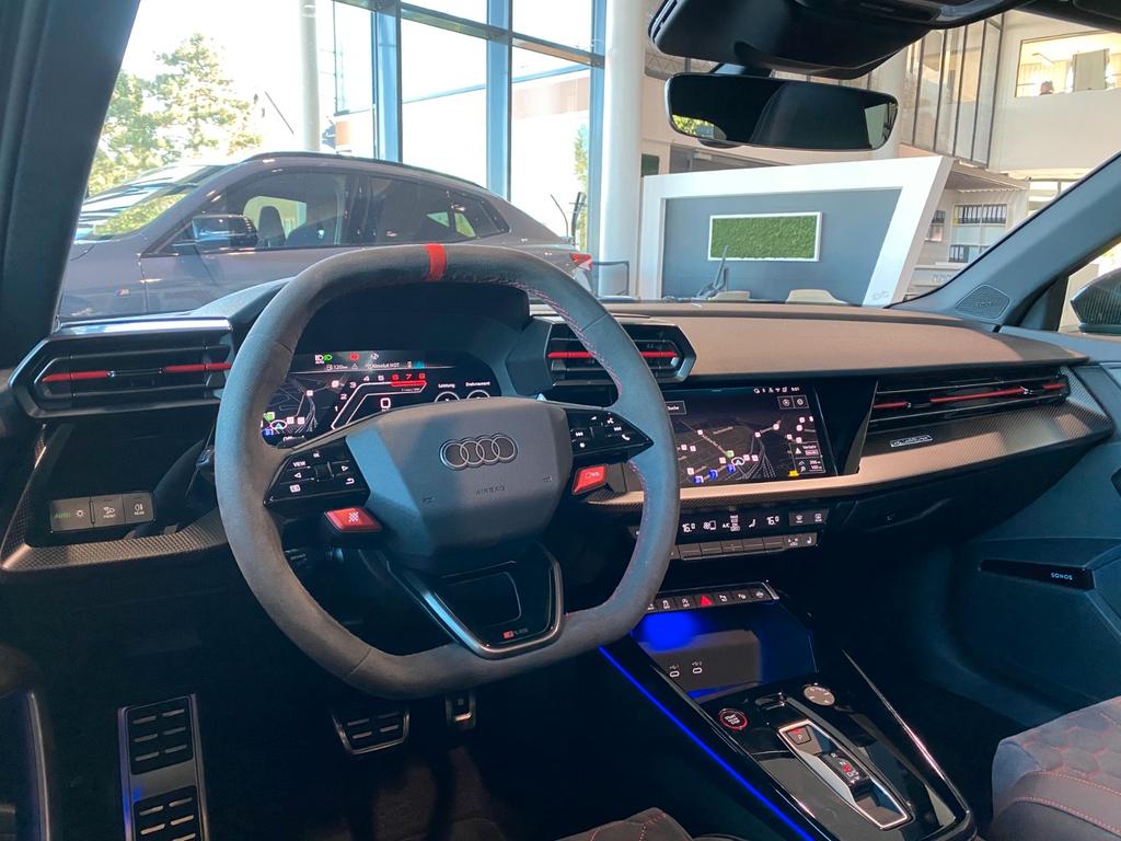 Audi RS3 2026 г. Чёрный, пробег 60 км