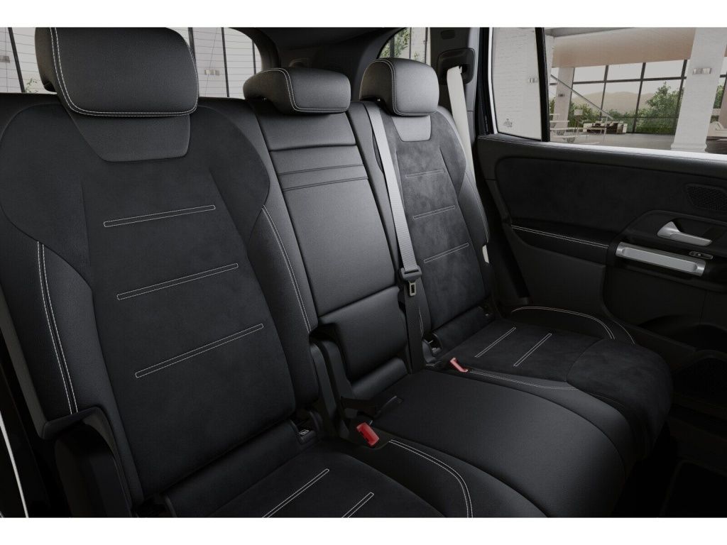 Mercedes-Benz GLB 220 2025 г. Чёрный, пробег 12314 км