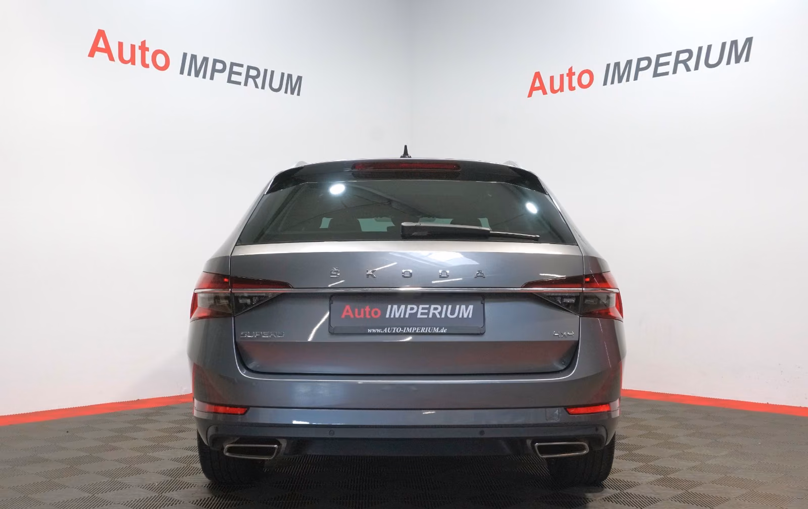 Skoda Superb 2023 г. Серый, пробег 39002 км