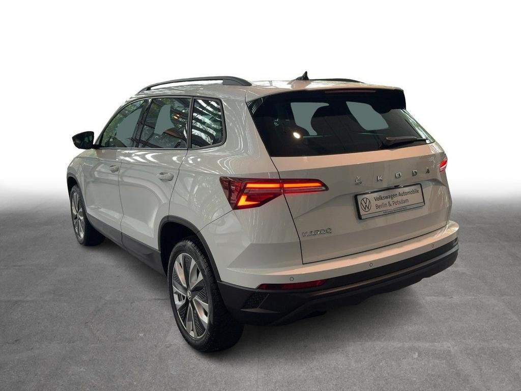 Skoda Karoq 2023 г. Белый, пробег 51700 км