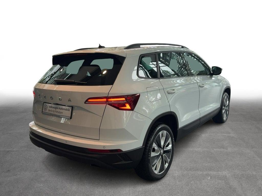 Skoda Karoq 2023 г. Белый, пробег 51700 км