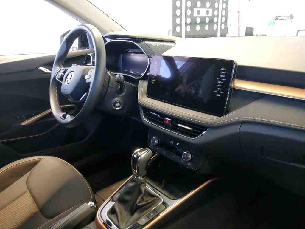Skoda Fabia 2022 г. Белый, пробег 36800 км