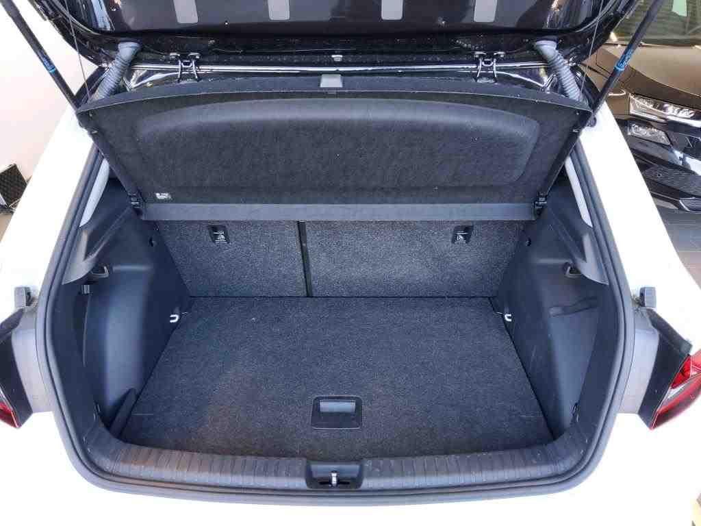 Skoda Fabia 2022 г. Белый, пробег 36800 км