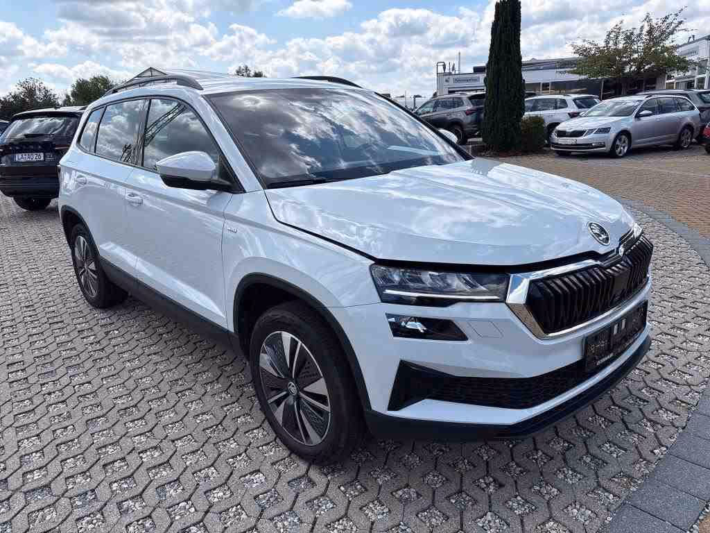 Skoda Karoq 2022 г. Белый, пробег 48000 км
