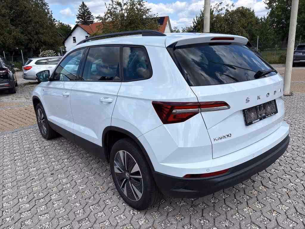 Skoda Karoq 2022 г. Белый, пробег 48000 км
