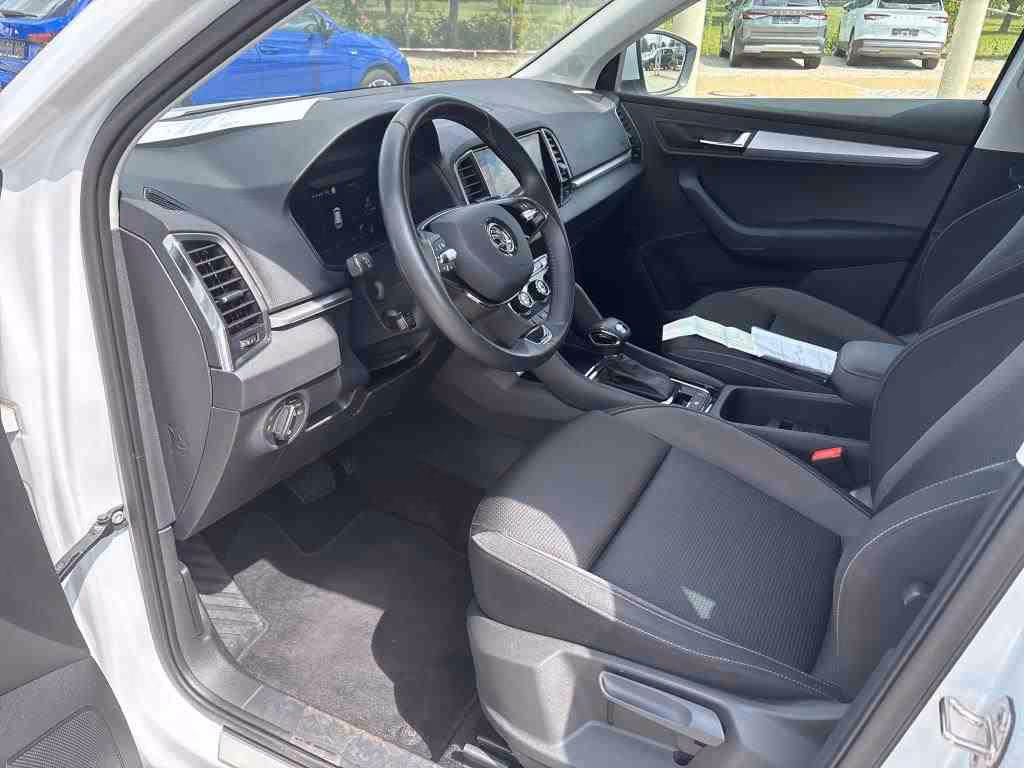 Skoda Karoq 2022 г. Белый, пробег 48000 км