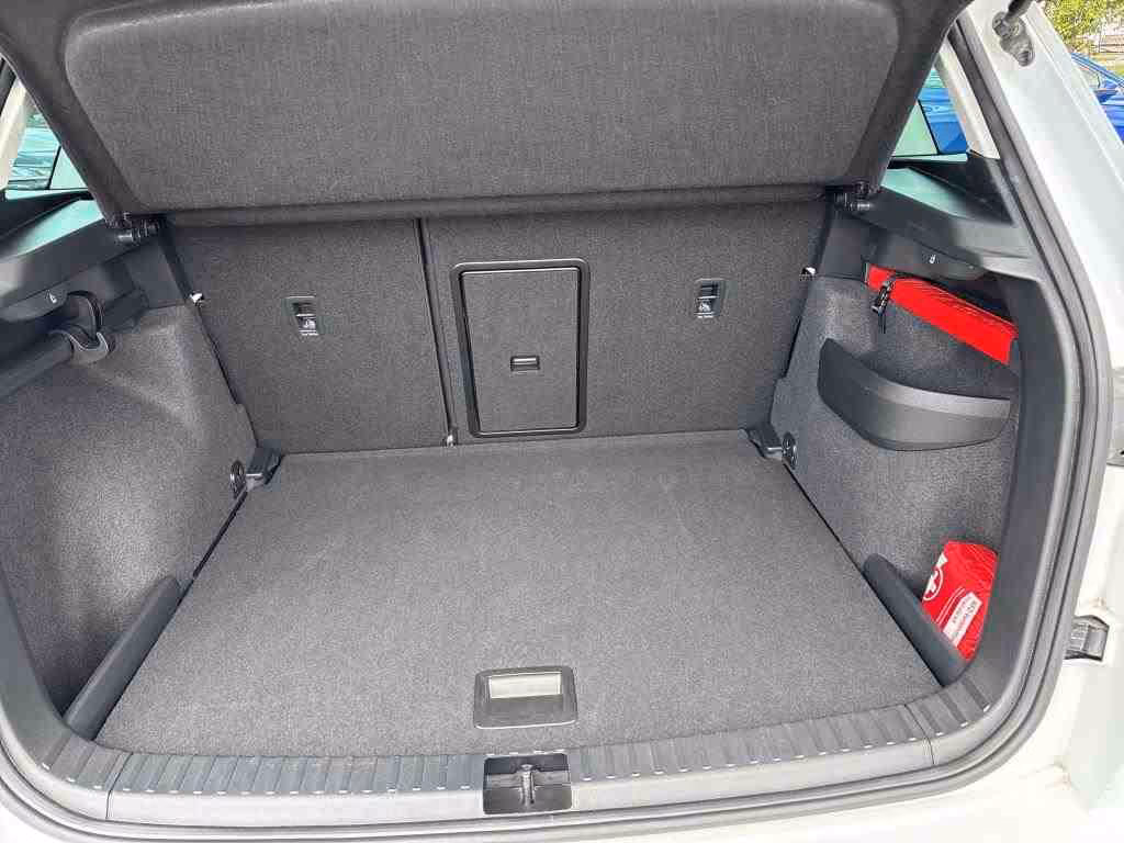 Skoda Karoq 2022 г. Белый, пробег 48000 км