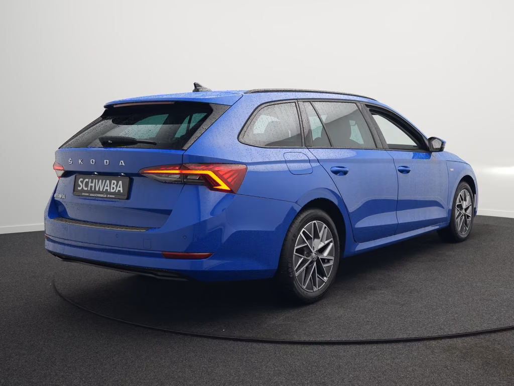 Skoda Octavia 2022 г. Синий, пробег 52100 км