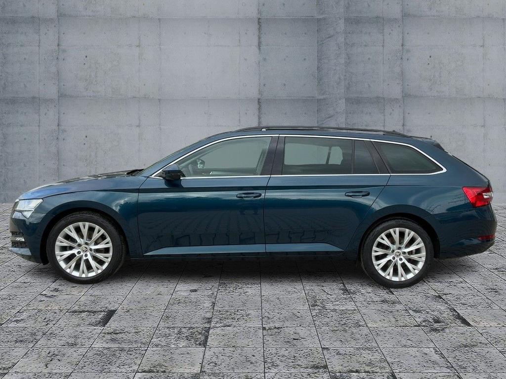 Skoda Superb 2023 г. Синий, пробег 51723 км