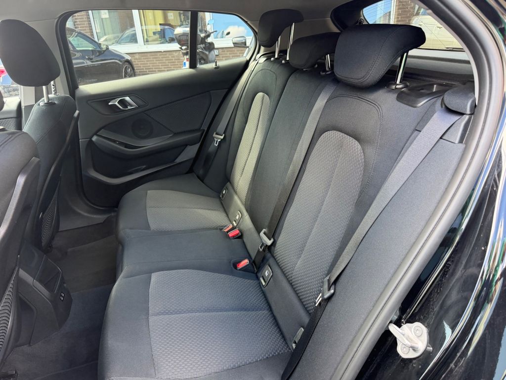 BMW 118 2023 г. Чёрный, пробег 56500 км