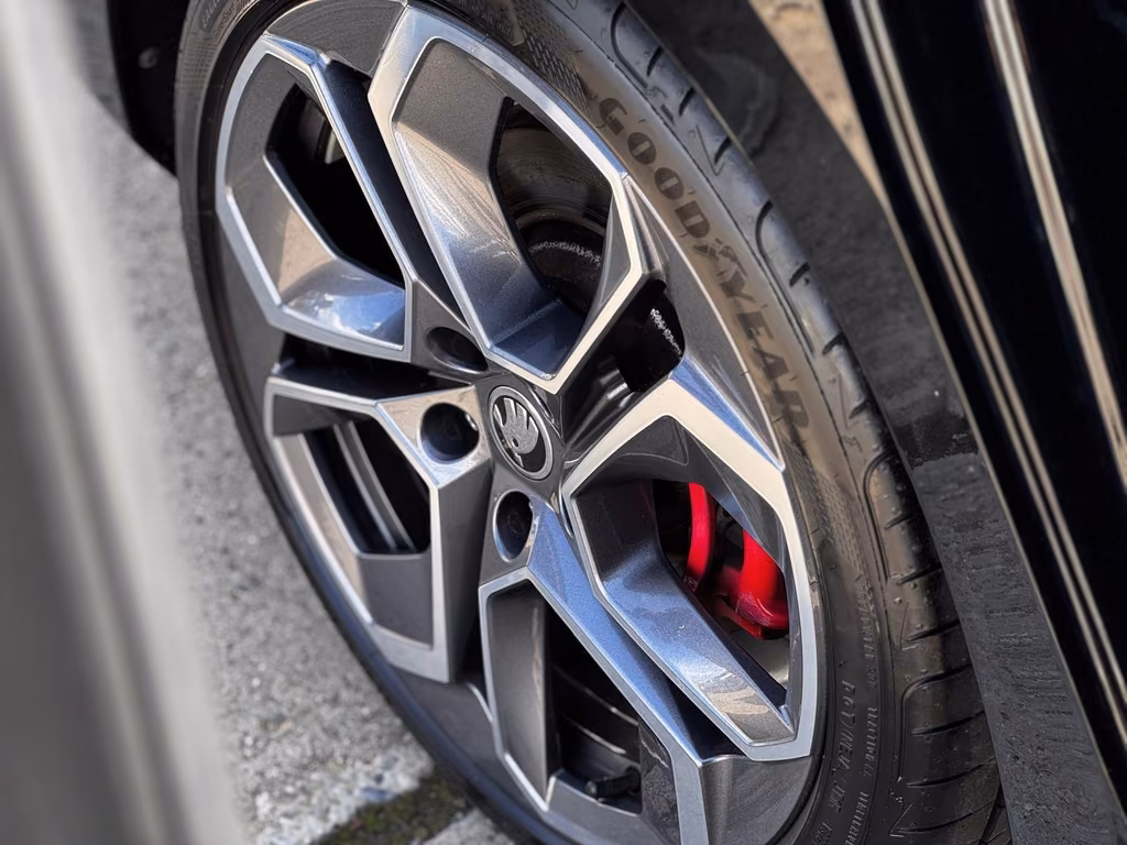 Skoda Octavia 2022 г. Чёрный, пробег 40134 км