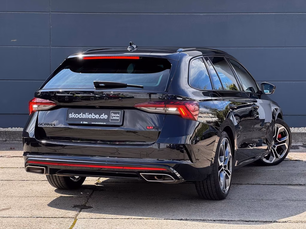 Skoda Octavia 2022 г. Чёрный, пробег 40134 км