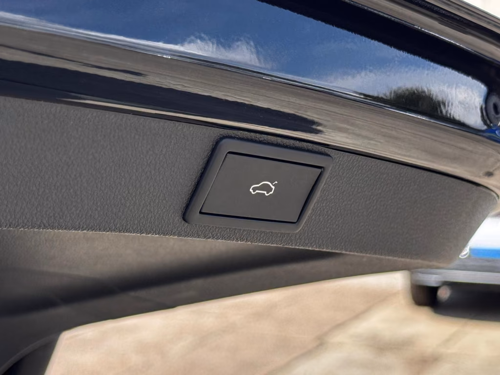 Skoda Octavia 2022 г. Чёрный, пробег 40134 км