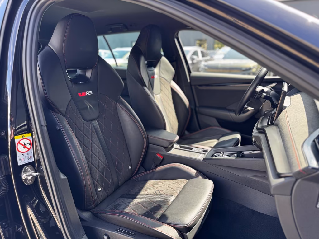 Skoda Octavia 2022 г. Чёрный, пробег 40134 км