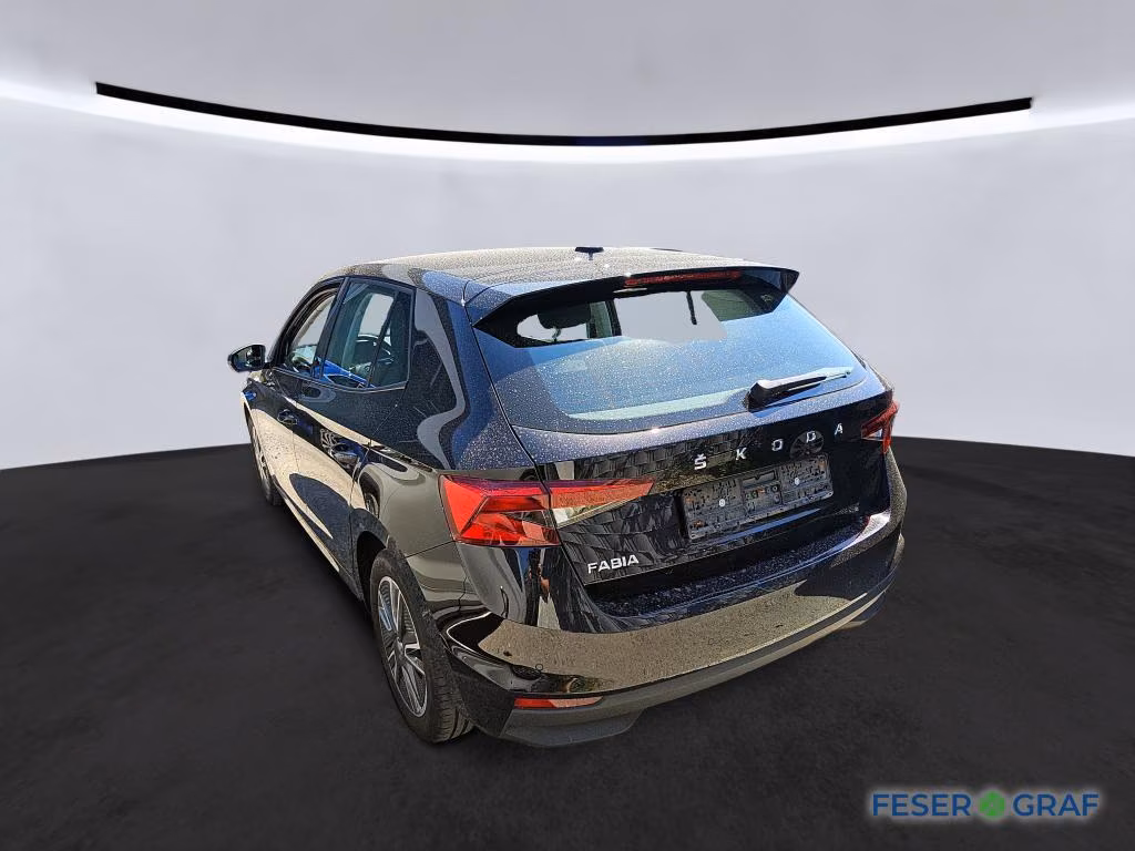 Skoda LEON 2022 г. Чёрный, пробег 44710 км