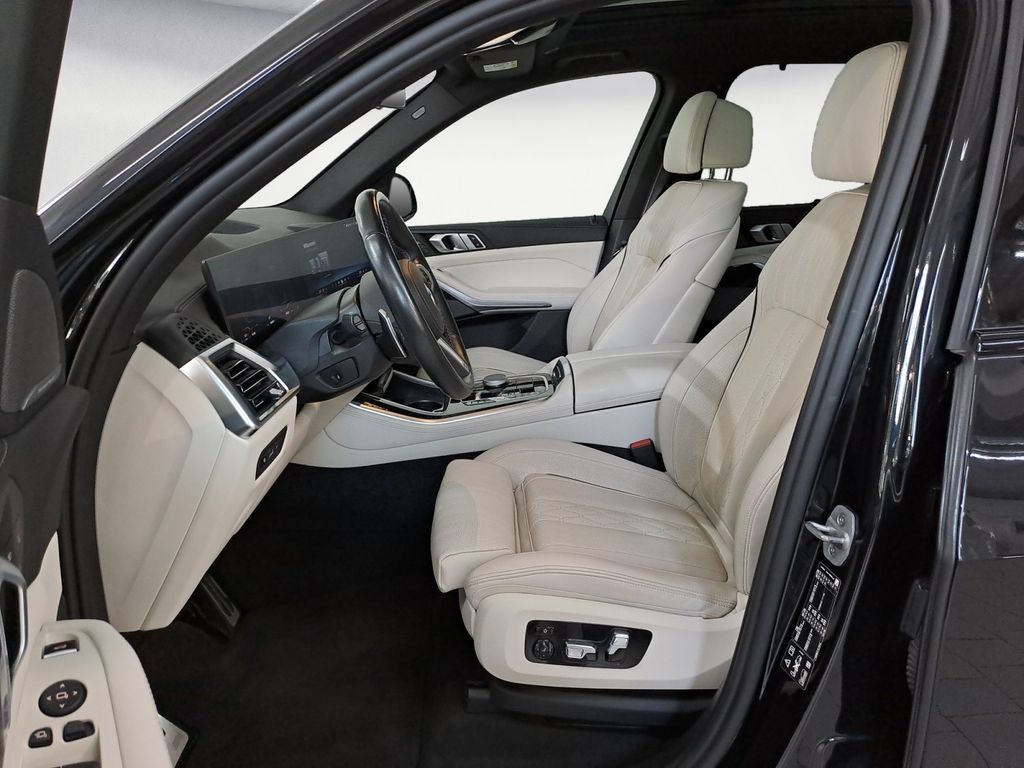 BMW X5 M60 2023 г. Чёрный, пробег 48414 км