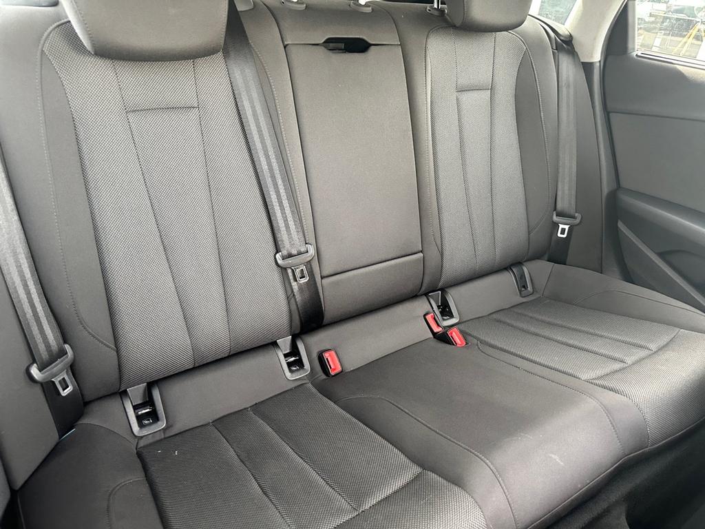 Audi A4 2022 г. Чёрный, пробег 48327 км
