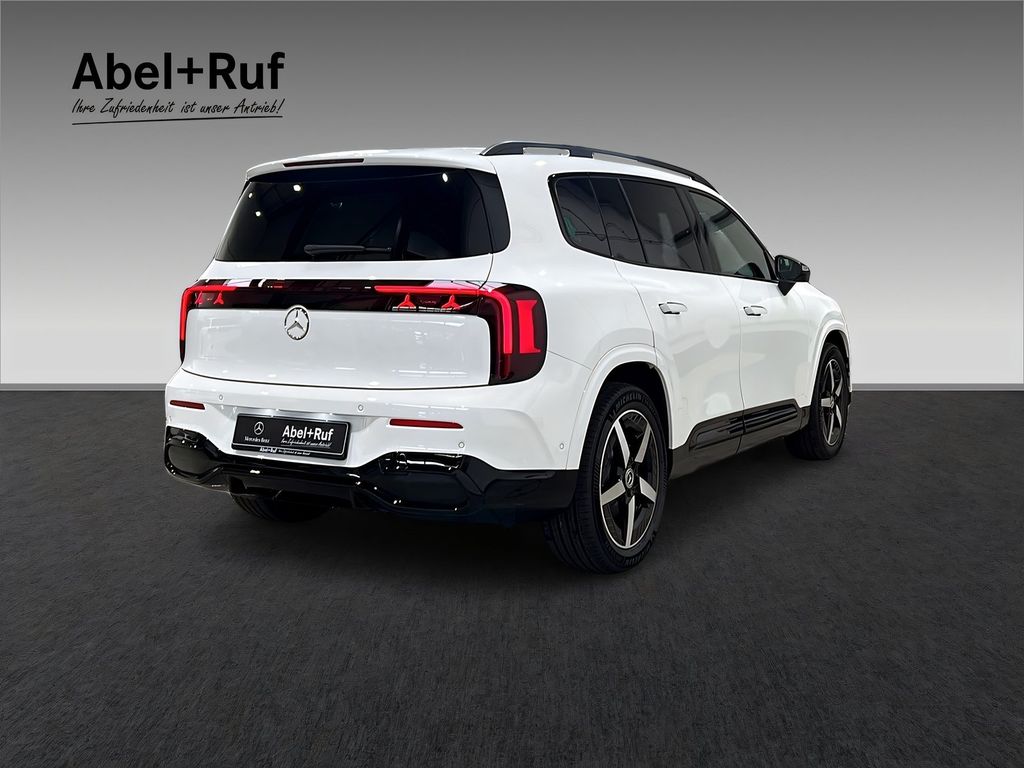 Mercedes-Benz GLB 200 2026 г. Белый, пробег 9900 км