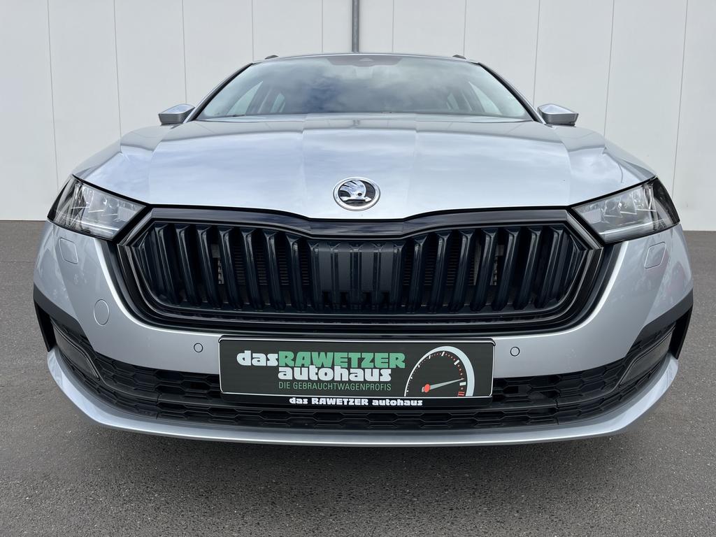 Skoda Octavia 2022 г. Серый, пробег 35420 км