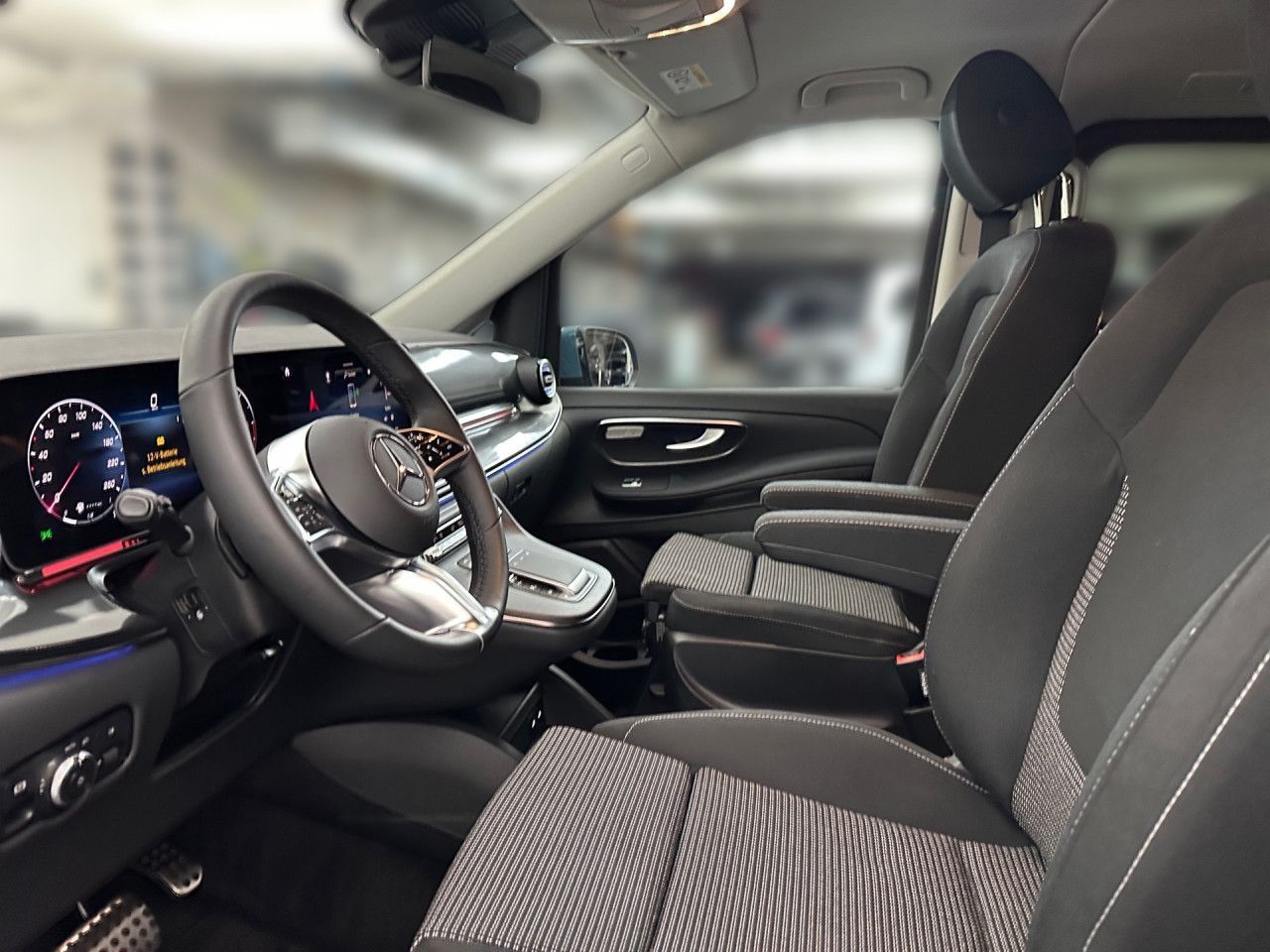 Mercedes-Benz State Glow 2025 г. Синий, пробег 13869 км