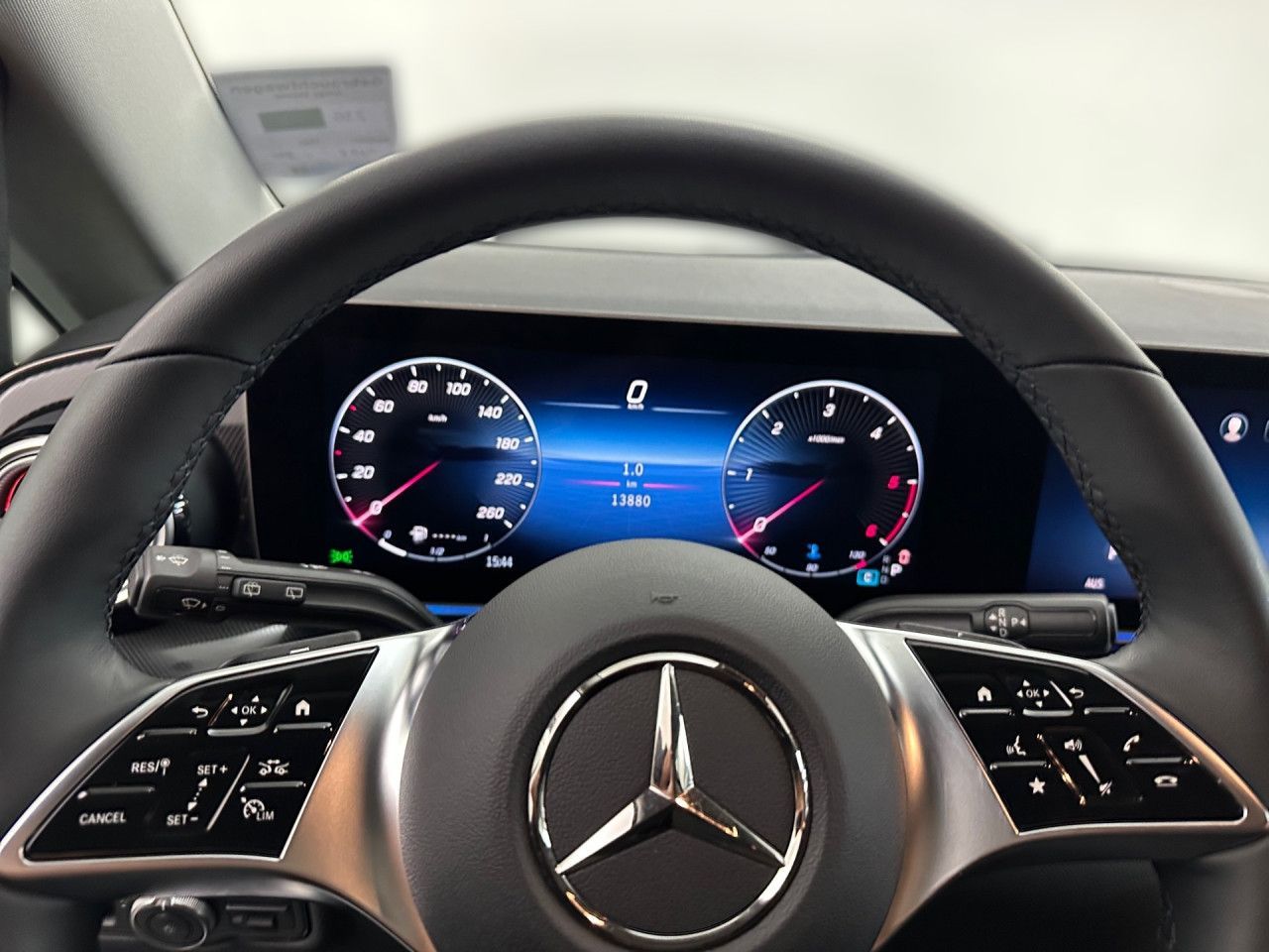 Mercedes-Benz State Glow 2025 г. Синий, пробег 13869 км