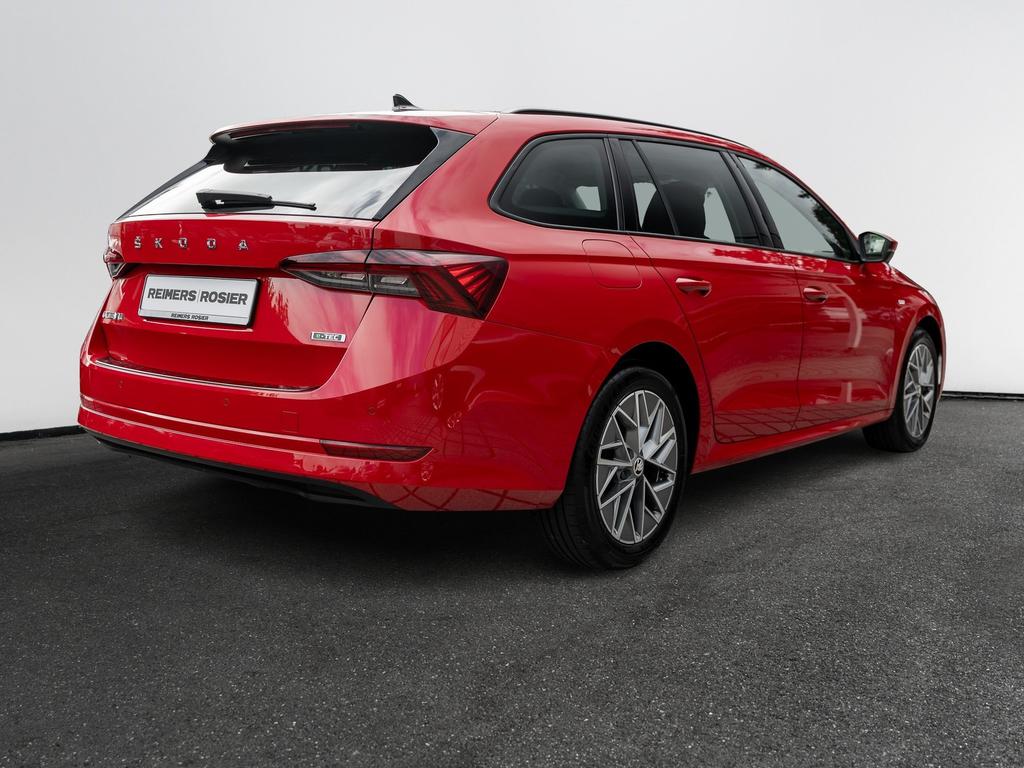 Skoda Octavia 2023 г. Красный, пробег 46000 км
