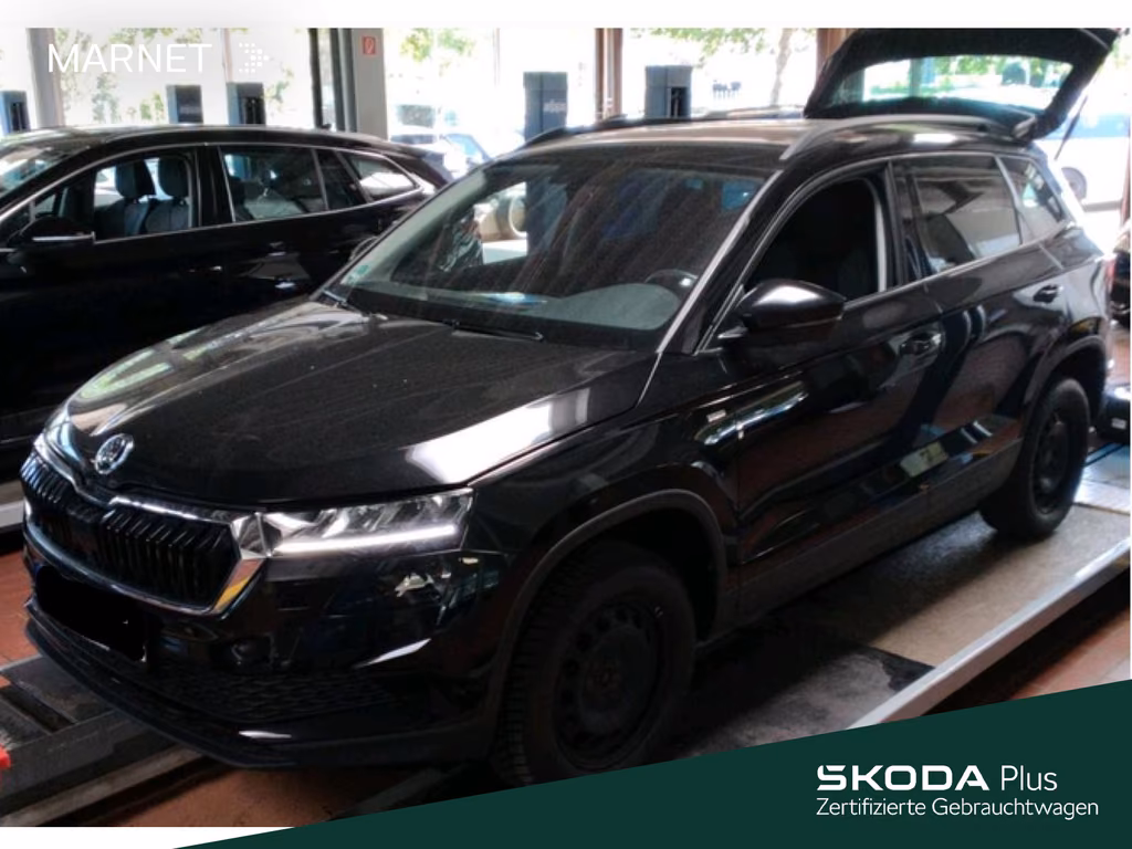 Skoda Karoq 2023 г. Чёрный, пробег 49605 км