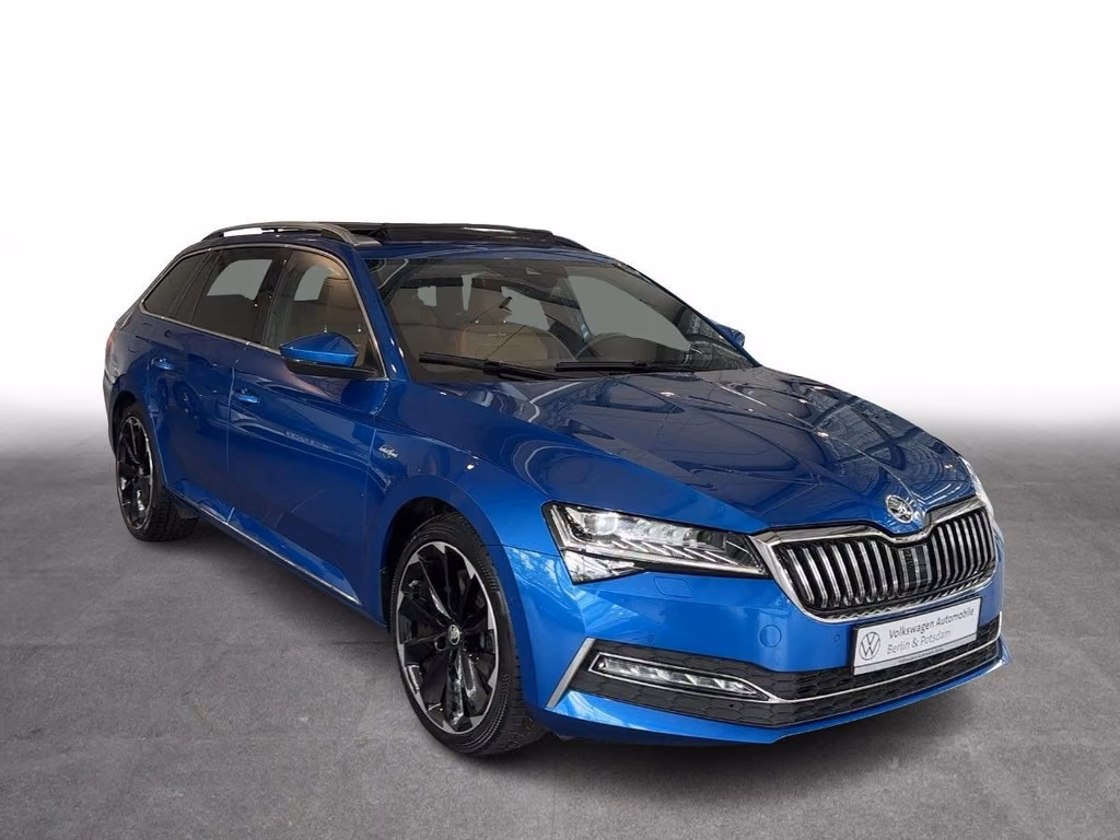 Skoda Superb 2023 г. Синий, пробег 54564 км