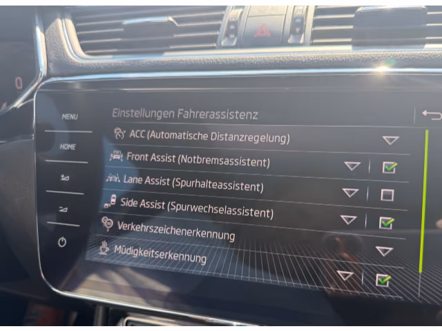 Skoda Superb 2023 г. Синий, пробег 54564 км