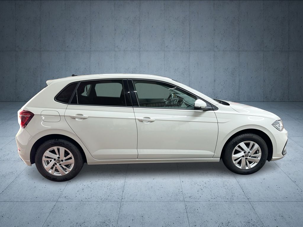 Volkswagen Polo 2024 г. Серый, пробег 35095 км