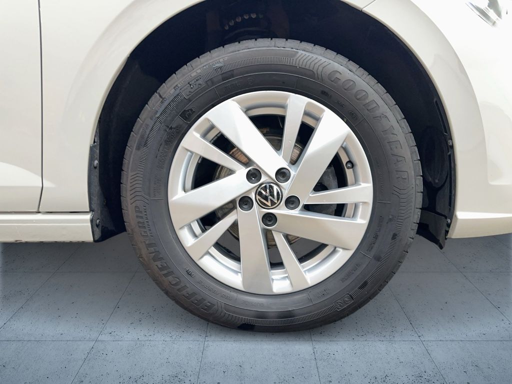 Volkswagen Polo 2024 г. Серый, пробег 35095 км
