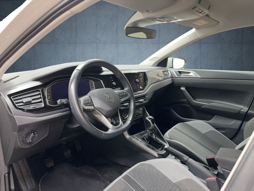 Volkswagen Polo 2024 г. Серый, пробег 35095 км